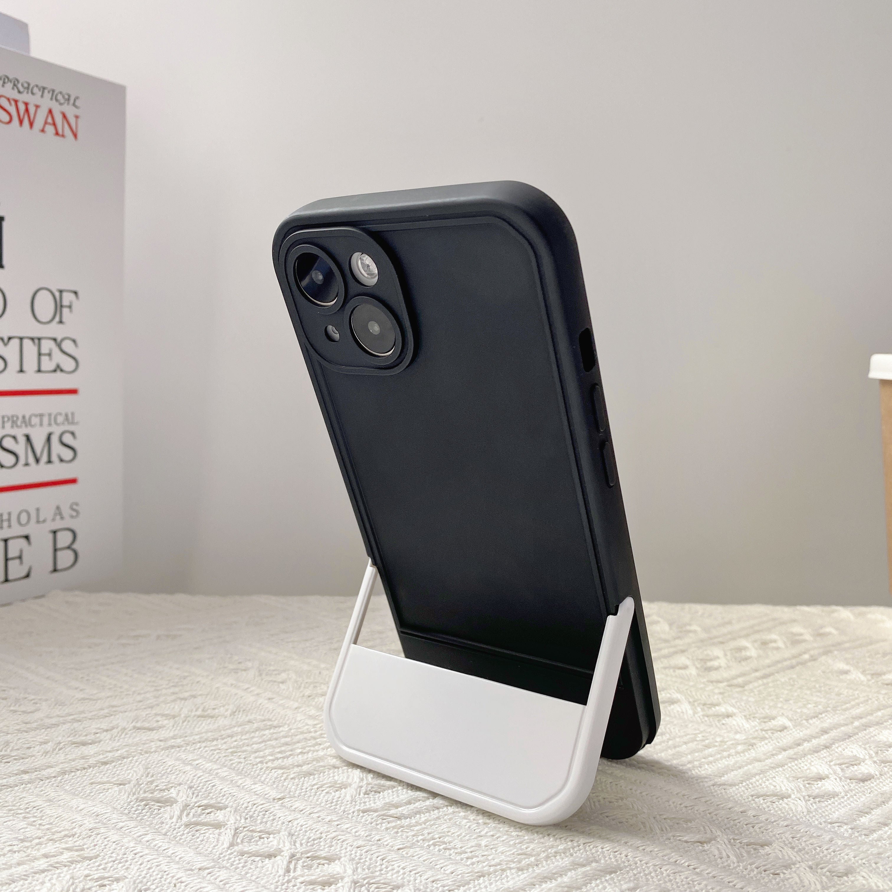 For iPhone 13 6.1 inch Drop Resistant TPU Case Bottom Hidden Kickstand Color Splicing Cell Phone Back Cover For iPhone 13 6.1 inch Drop Resistant TPU Case Bottom Hidden Kickstand Color Splicing Cell Phone Back Cover